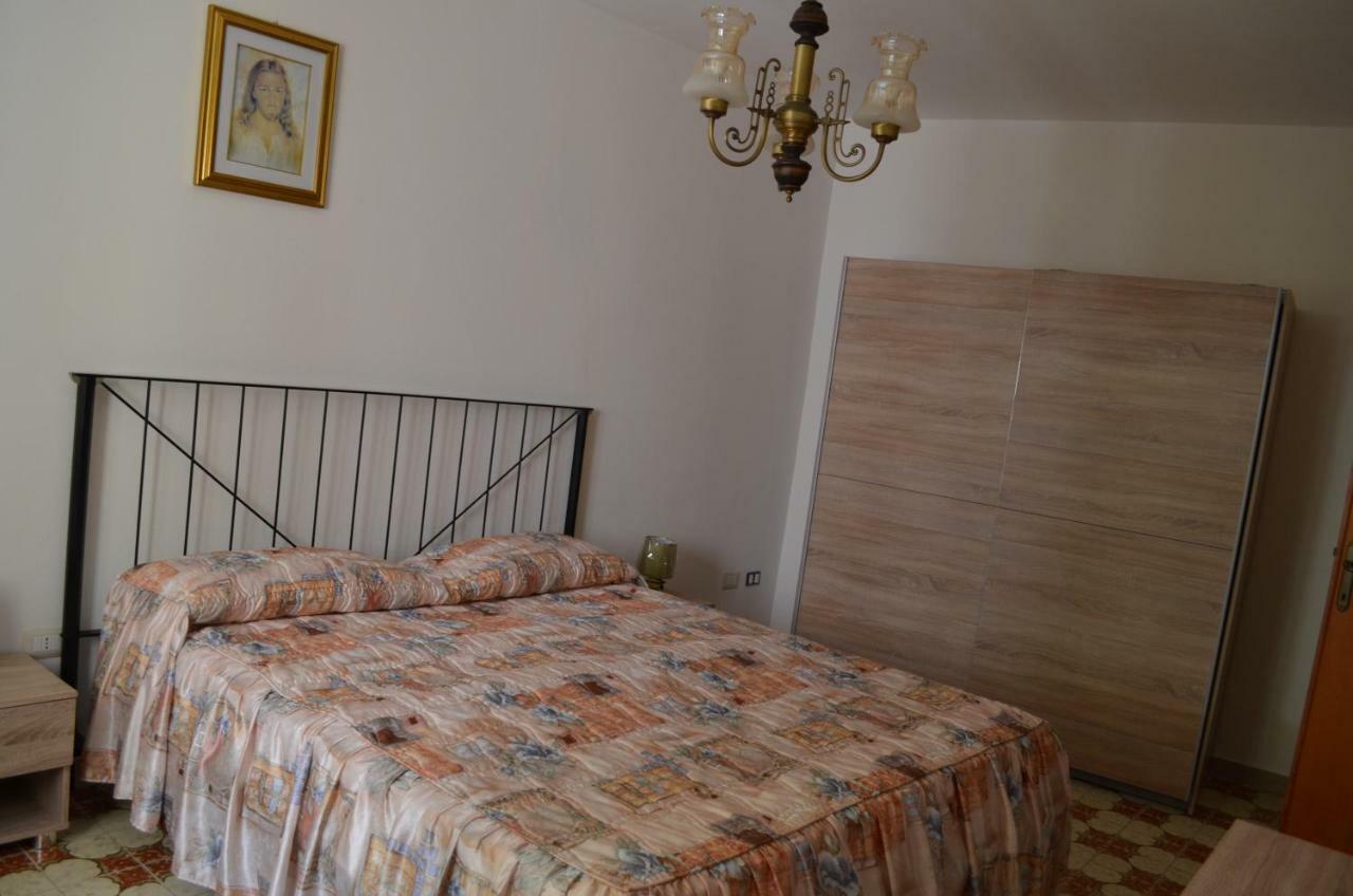 Hôtel La Casa Di Angelo à Bosa Extérieur photo