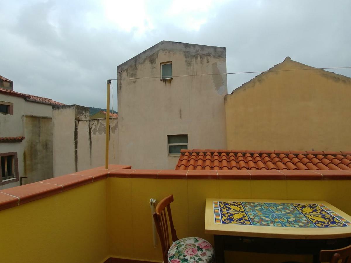 Hôtel La Casa Di Angelo à Bosa Extérieur photo