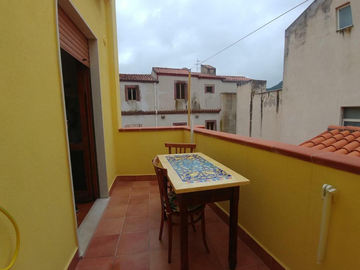 Hôtel La Casa Di Angelo à Bosa Extérieur photo