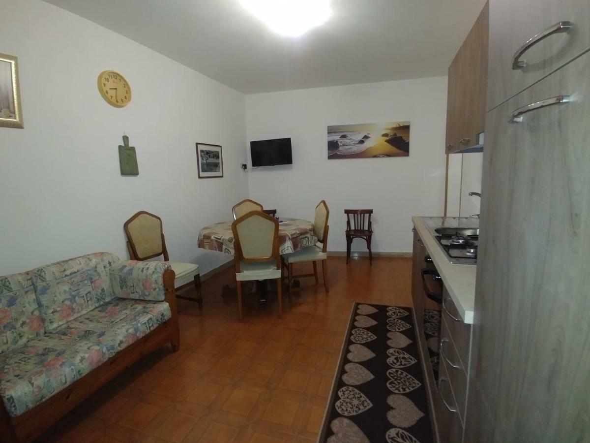 Hôtel La Casa Di Angelo à Bosa Extérieur photo
